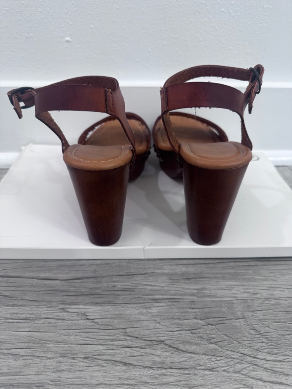 MADDEN GIRL Brown Faux Leather Platform Heels Sandals Size 6 Boho Retro - Picture 7 of 9